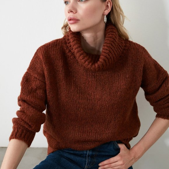NWT Brown Turtleneck Woman Knitwear Sweater Small - Picture 2 of 8